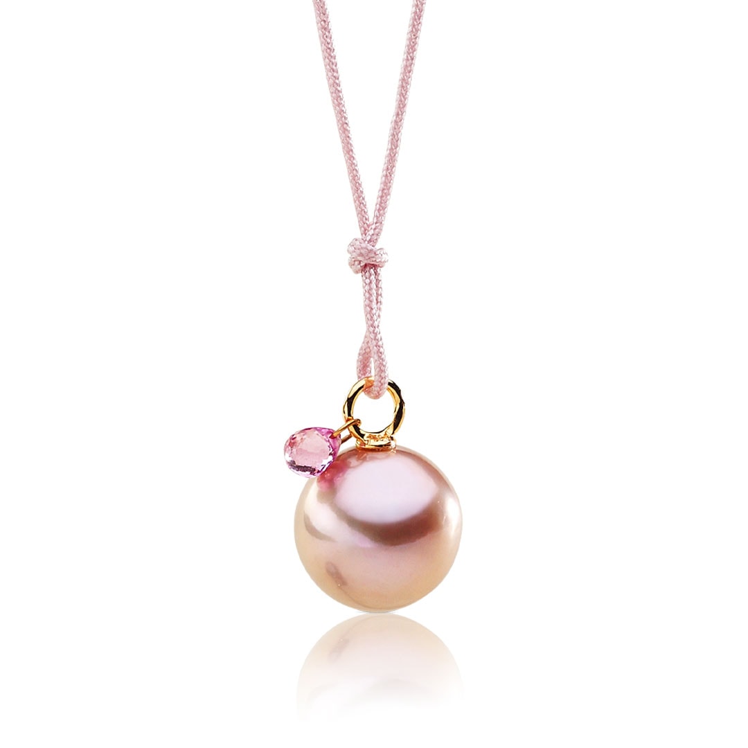 Schmuck: Seidenschnur mit Perl-Saphir Anhänger Roségold 12-13 mm aus 750 Roségold von Jewels by Eckstein