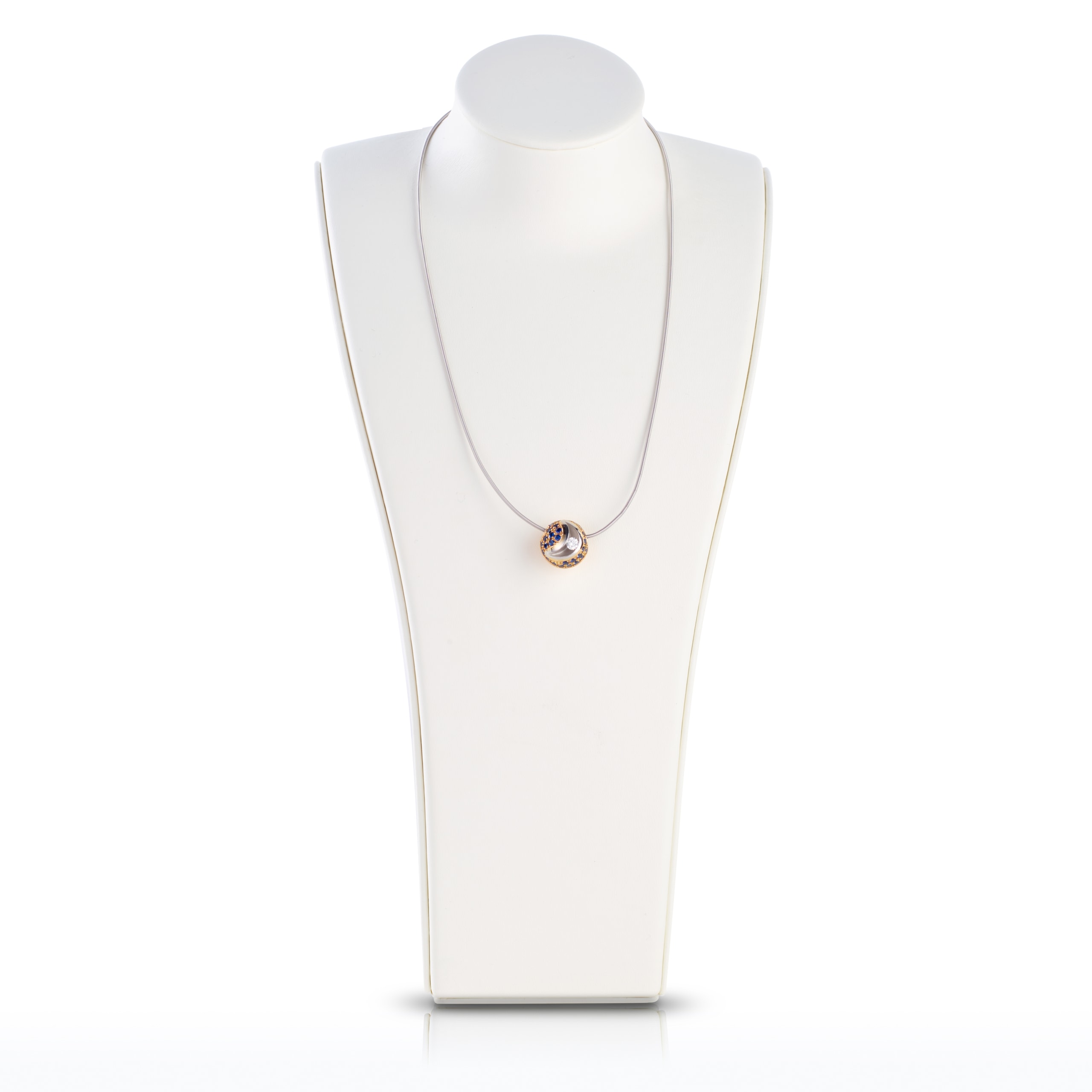 Schmuck: Halsreif mit Bunz Brillant Saphir Kugel 42 cm aus 950 Platin von Last Pieces