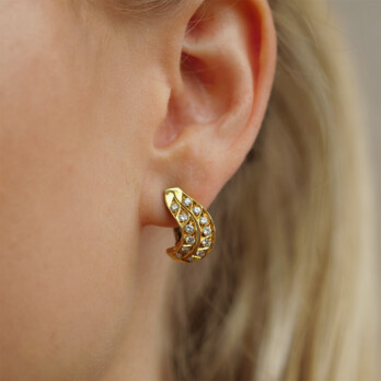 Schmuck: Brillant Ohrstecker Wellenform Gelbgold 15 mm aus 750 Gelbgold von Last Pieces