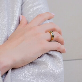 Schmuck: Emaille Ring Gelbgold & Brillant Gr. 52 aus 750 Gelbgold von Jewels by Eckstein