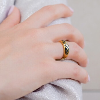 Schmuck: Emaille Ring Gelbgold & Brillant Gr. 52 aus 750 Gelbgold von Jewels by Eckstein