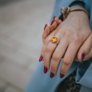 Schmuck: Ole Lynggaard Lotus Ring Gelbgold Citrin Gr. 55 aus 750 Roségold von Ole Lynggaard