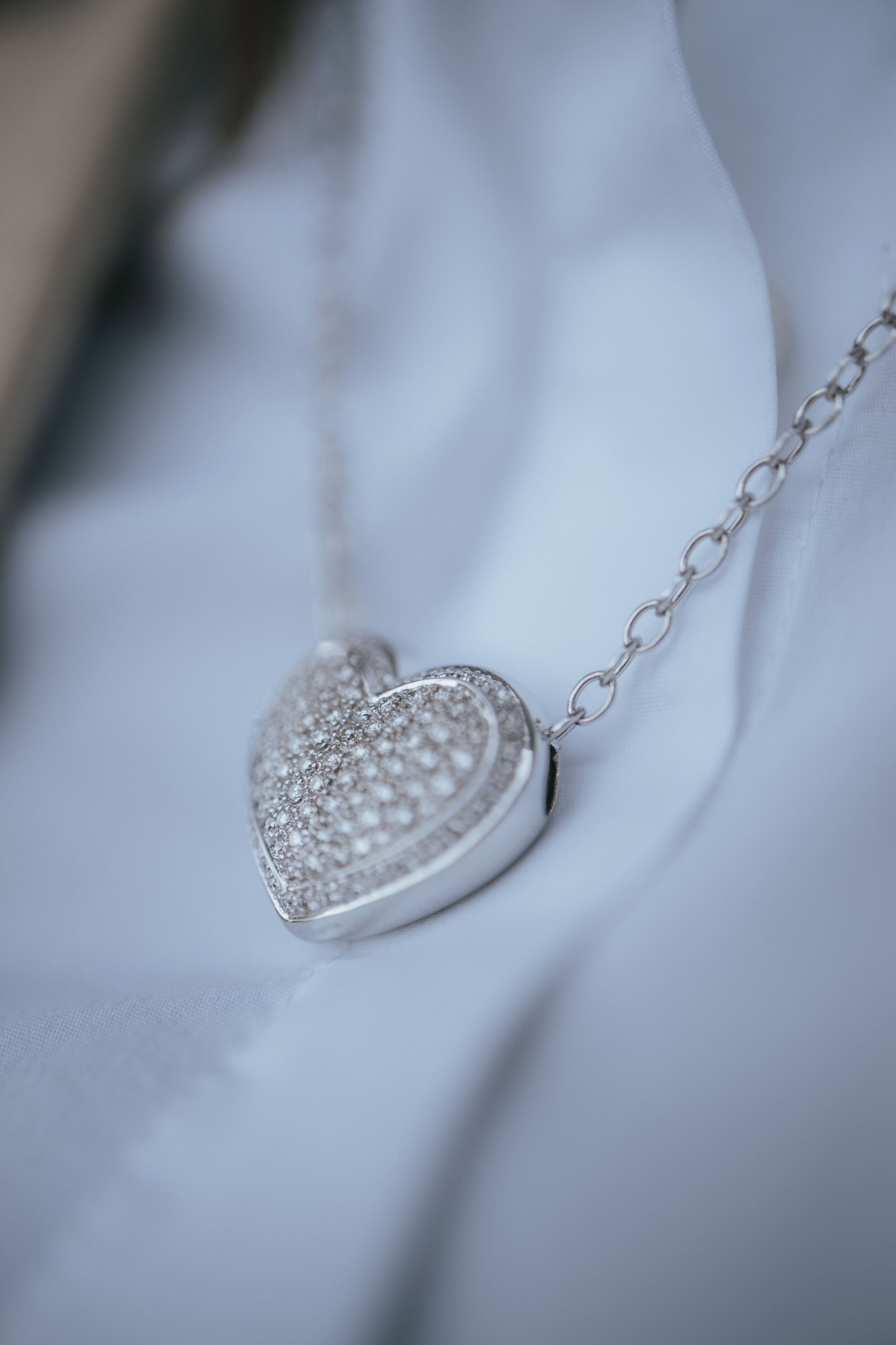 Schmuck: Herz Halskette Weißgold & Brillant 55 cm aus 750 Weißgold von Jewels by Eckstein