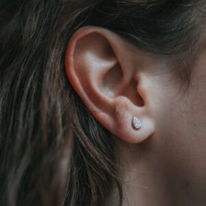 Schmuck: Diamant Ohrstecker Weißgold Tropfen-Schliff aus 750 Weißgold von Jewels by Eckstein