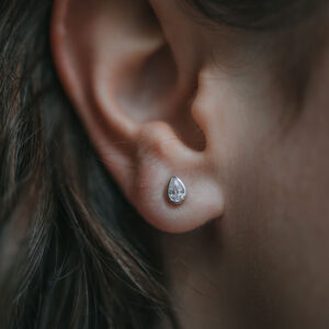 Schmuck: Diamant Ohrstecker Weißgold Tropfen-Schliff aus 750 Weißgold von Jewels by Eckstein