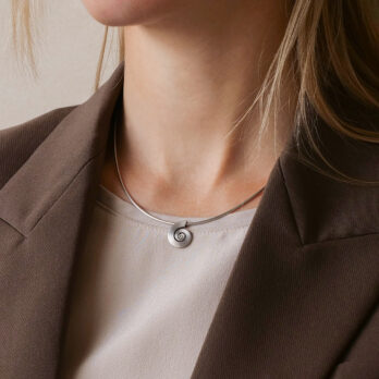 Schmuck: Halsreif mit Brillant Spirale Weißgold 42 cm aus 585 Weißgold von Last Pieces