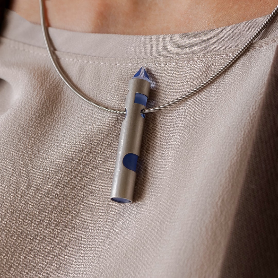 Schmuck: Bunz Halsreif mit synth. Aqua Stab Platin & Edelstahl 45 cm aus Edelstahl von Last Pieces