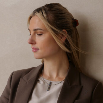 Schmuck: Bunz Halsreif mit synth. Aqua Stab Platin & Edelstahl 45 cm aus Edelstahl von Last Pieces