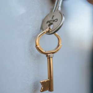 Schmuck: Schlüssel Anhänger Gelbgold poliert aus 750 Gelbgold von Last Pieces