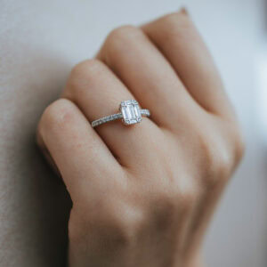 Schmuck: Baguette Ring mit Brillanten Weißgold Gr. 54 aus 750 Weißgold von Jewels by Eckstein