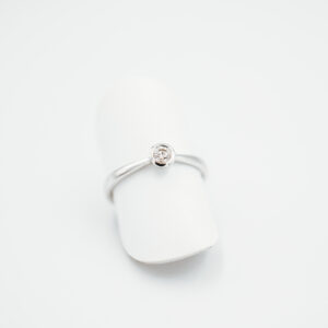 Schmuck: Solitär Ring Weißgold Gr. 53 aus 750 Weißgold von Jewels by Eckstein