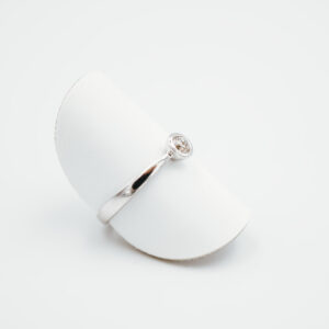 Schmuck: Solitär Ring Weißgold Gr. 53 aus 750 Weißgold von Jewels by Eckstein