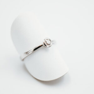 Schmuck: Solitär Ring Weißgold Gr. 53 aus 750 Weißgold von Jewels by Eckstein