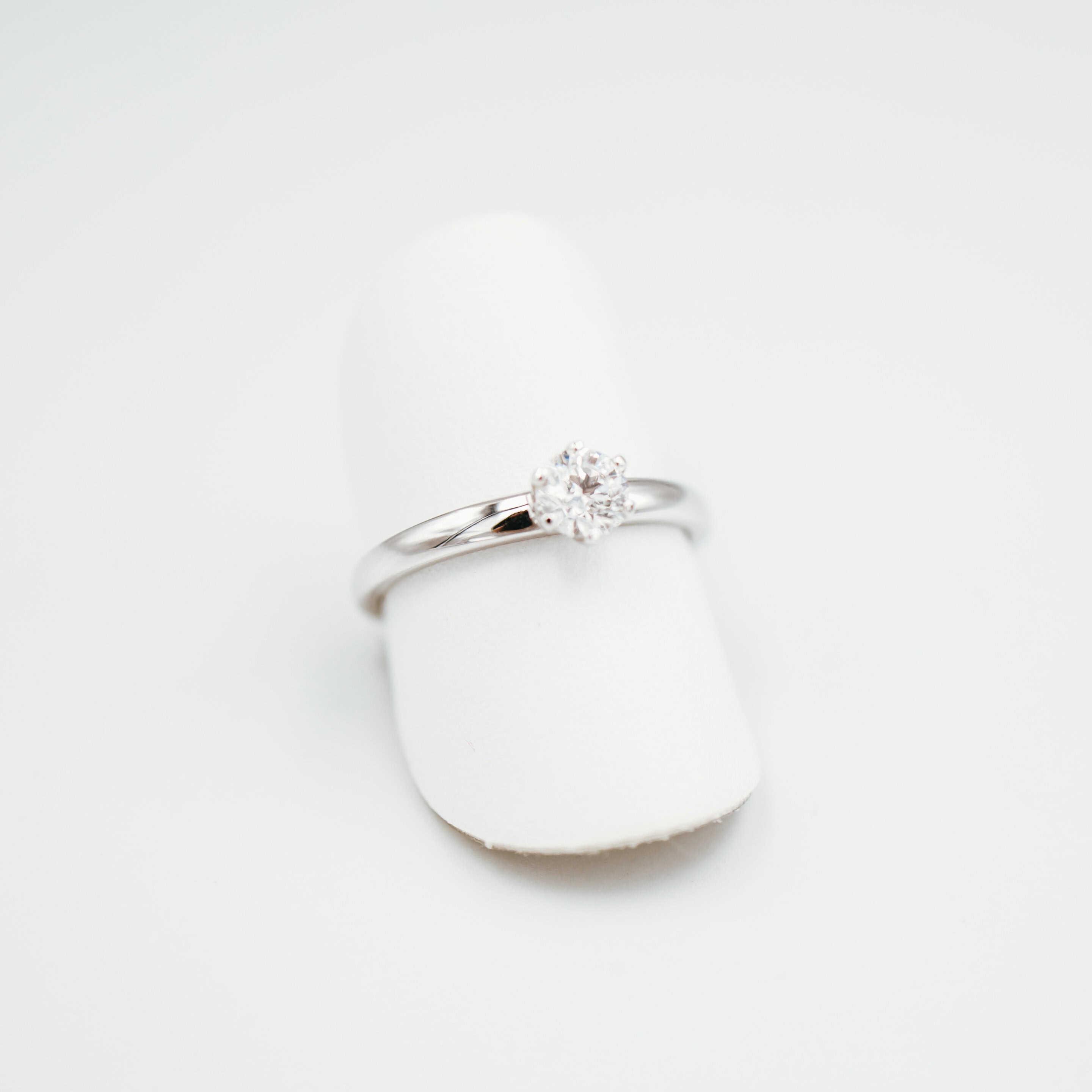 Schmuck: Solitaire Ring Weißgold Gr. 54 aus 750 Weißgold von Jewels by Eckstein