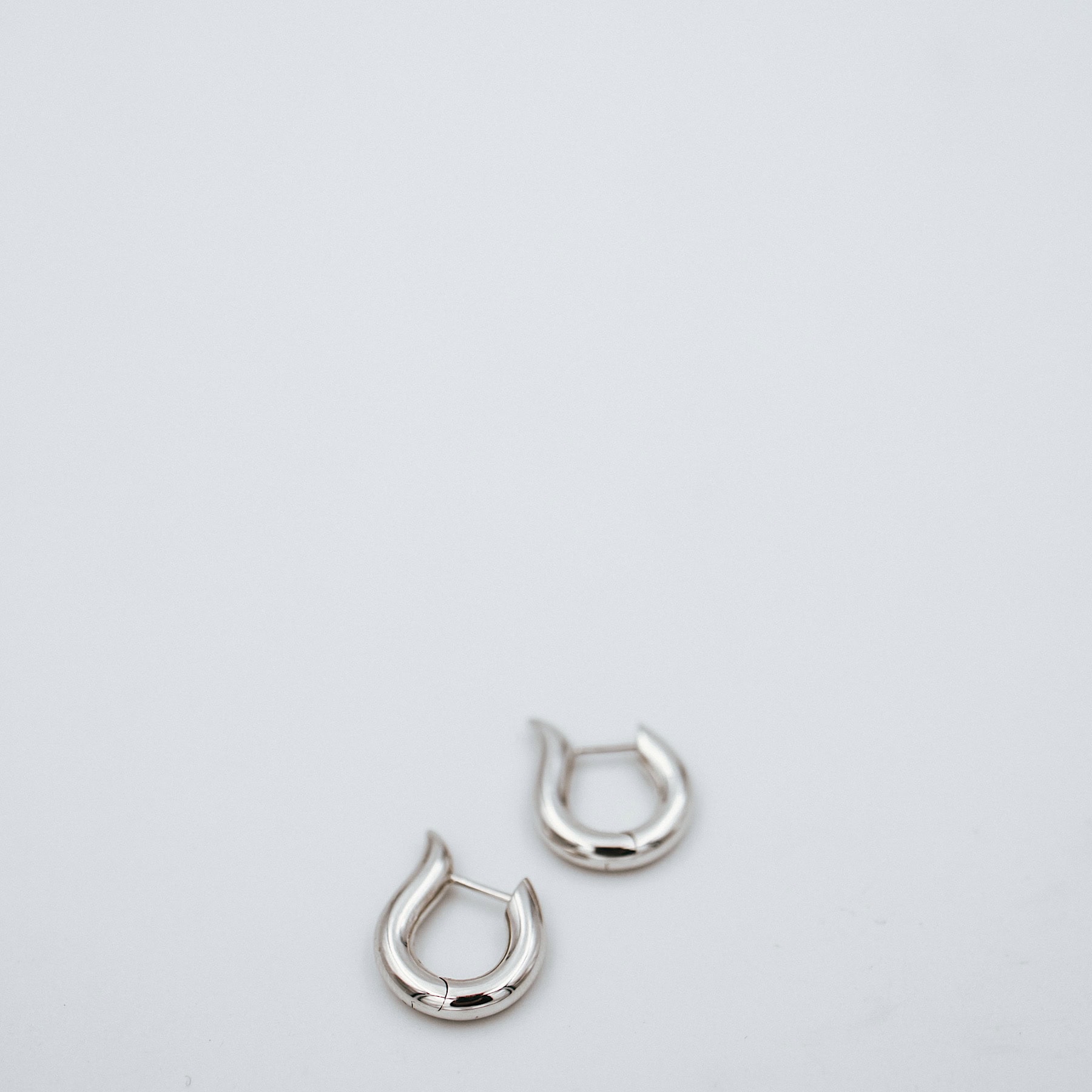 Schmuck: Tamara Comolli Signature Ohrringe Weißgold aus 750 Weißgold von Tamara Comolli