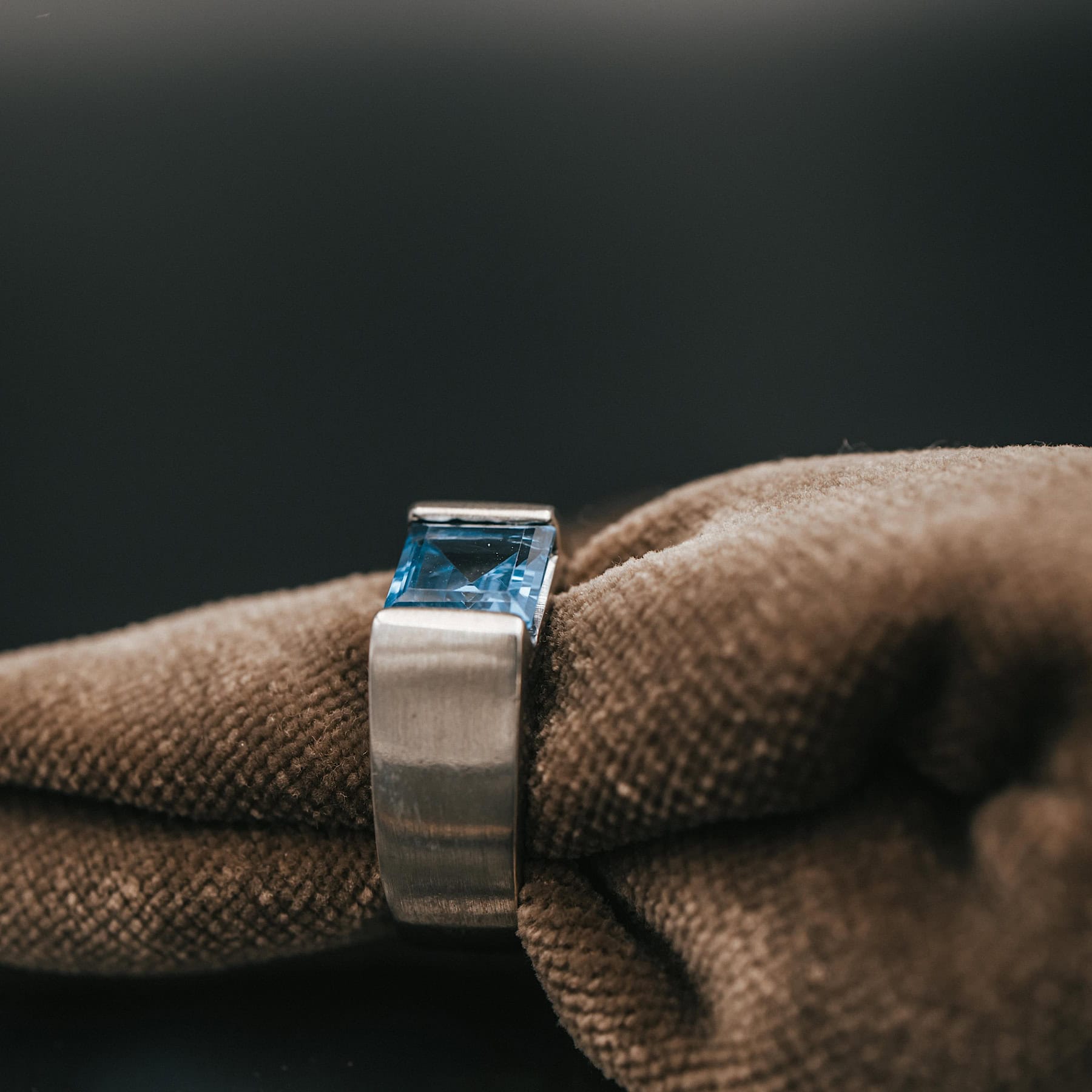 Schmuck: Silber Ring blauer Stein matt Gr. 57 aus 925 Silber von Last Pieces