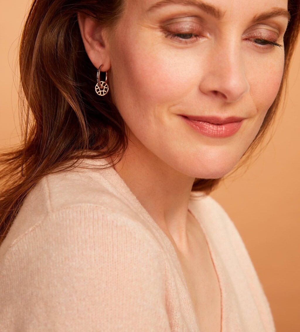 Schmuck: Bron Toujours Ajour Ohrring Einhänger Roségold aus 750 Roségold von Bron