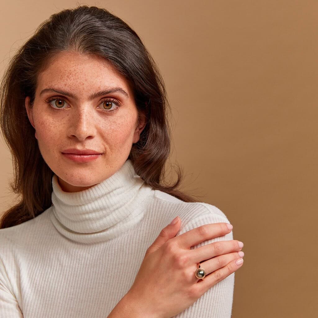 Schmuck: Bron Sushi Perl-Ring mit 11 mm Tahiti-Perle in Roségold aus 750 Roségold von Bron