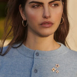 Schmuck: Bron Poppy Farbstein Brosche Roségold aus 750 Roségold von Bron