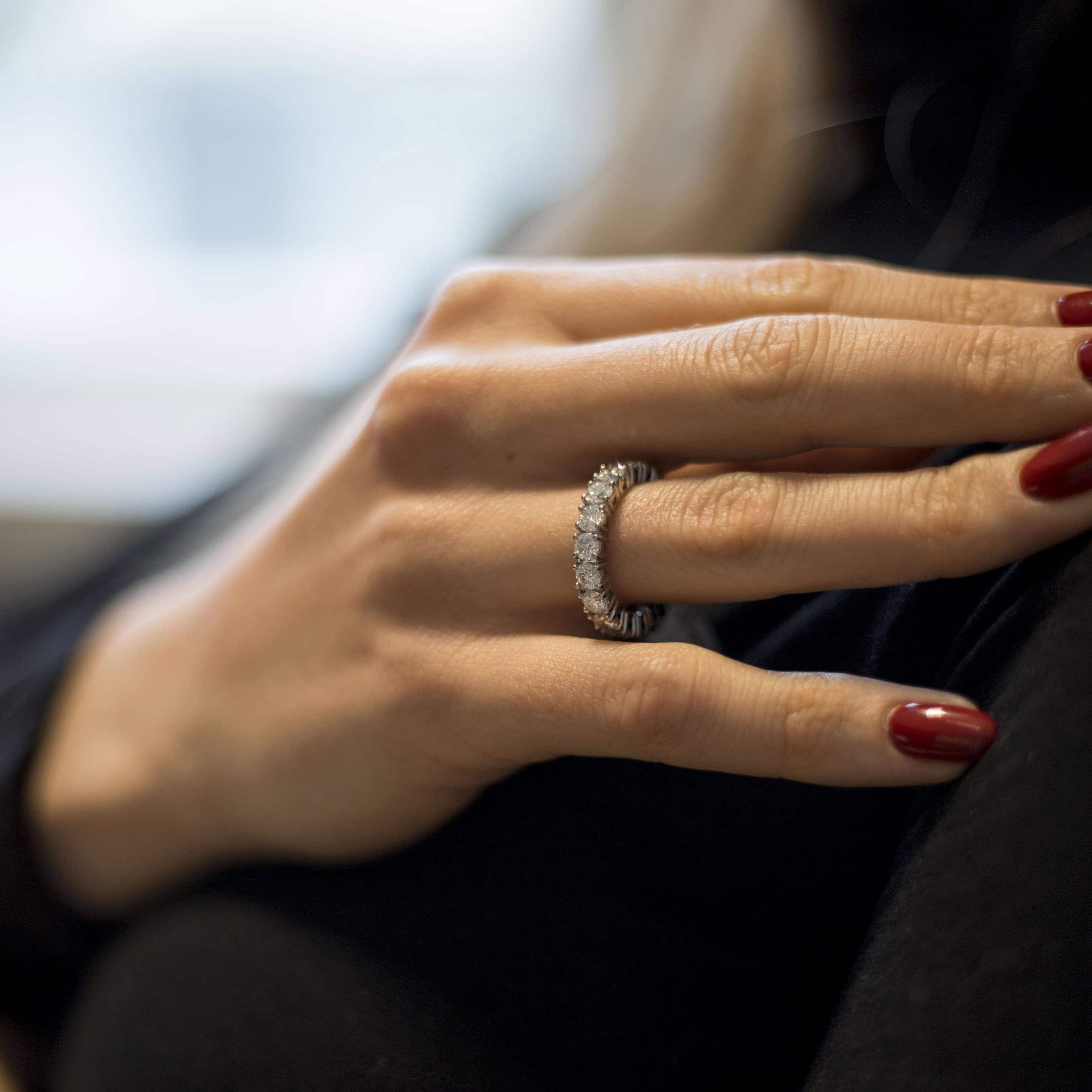 Schmuck: Memoire-Ring aus 950 Platin mit 18 Brillanten, 3,60 ct Hans D. Krieger aus 950 Platin von Hans D. Krieger