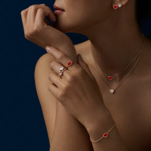 Schmuck: Chopard Happy Hearts Armband mit Karneol in 750 Roségold, 18 cm aus 750 Roségold von CHOPARD